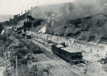 Kebakaran Hebat di Tambang Batu Bara Menewaskan 500 Orang