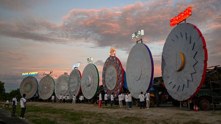 Lentera Cantik Hiasi Langit Filipina Menyambut Natal