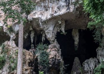 Cahaya Putih Gua Batu Hapu Warisan Sunyi dari Meratus