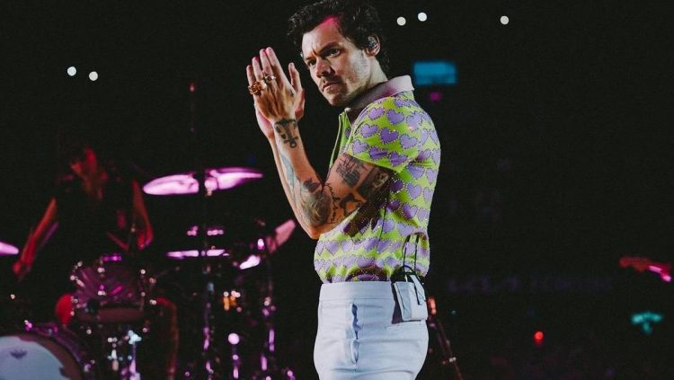 Rilis Harry Styles Pancing Rumor Album Baru Forever Forever