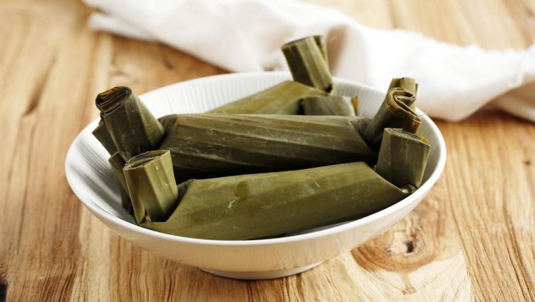 Membuat Lontong Daun Pisang Kenyal dan Tahan Lama