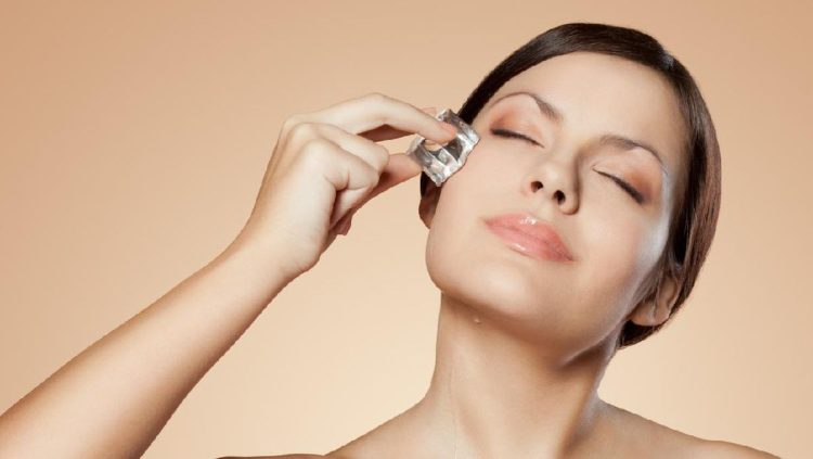 Sebaiknya Kapan Menggunakan Es Batu untuk Wajah Panduan Aman