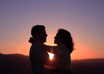 Ritual Tahun Baru untuk Pasangan agar Hubungan Selalu Langgeng