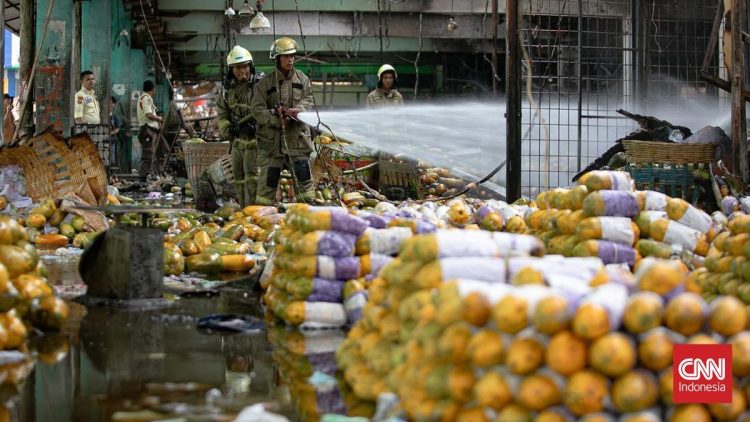 Kebakaran di Pasar Induk Kramat Jati
