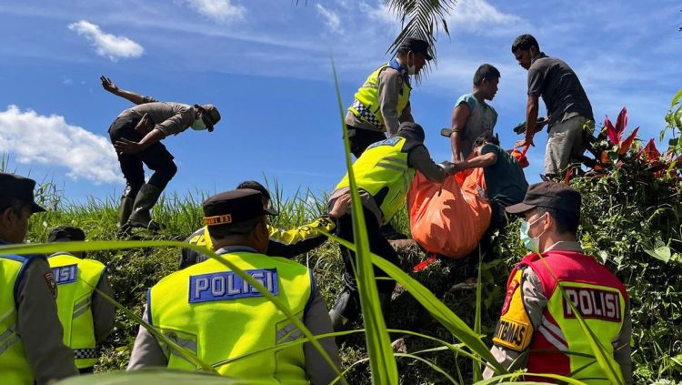 Warga Korban Banjir Sumatra Dipermudah Urus SIM dan STNK oleh Korlantas