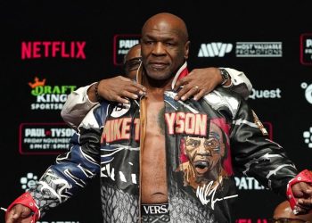 Leher Beton Makin Muda Dukung Pertarungan Tyson vs Mayweather