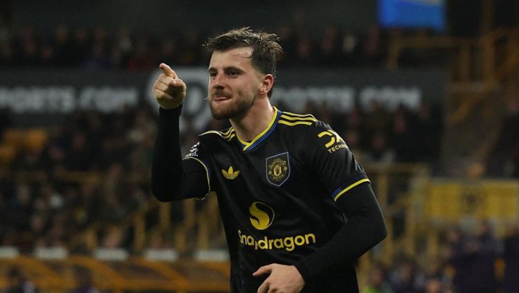 Dua Pemain Cadangan Bruno Fernandes di MU Melawan Newcastle