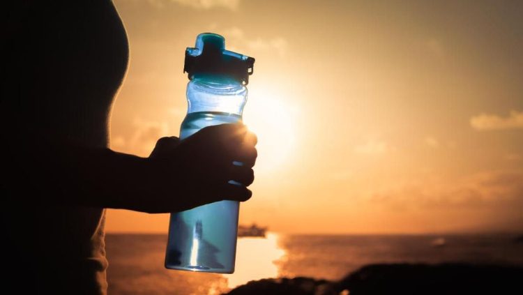 Alasan Orang Membawa Tumbler ke Restoran Selain Berhemat