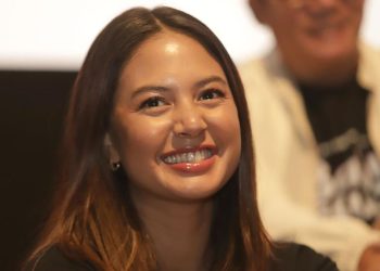 Sinopsis Buku Memoar Broken Strings Karya Aurelie Moeremans