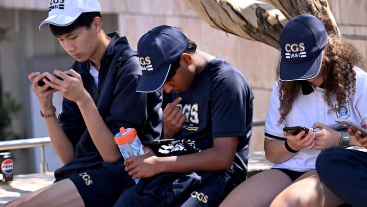 Klaim Medsos Tidak Memengaruhi Kesehatan Mental Remaja Menurut Studi