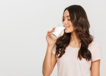 Apakah Minum Susu Masih Diperlukan bagi Orang Dewasa?