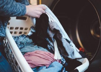 7 Cara Mengatasi Cucian Susah Kering di Musim Hujan