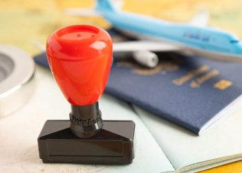 Mulai 2026, 32 Negara Akan Hentikan Stempel Paspor untuk Wisatawan