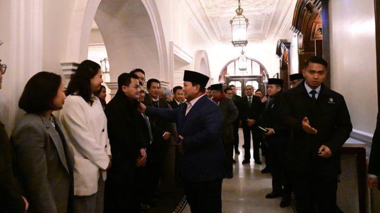 Prabowo Selenggarakan Rapat Tertutup Penertiban Hutan di London