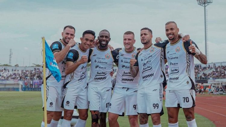 Persija Samai Poin Persib, Pattynama Melakukan Debut