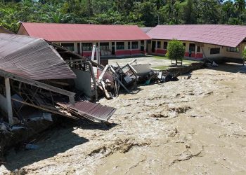 Jalan Terputus, Bantuan untuk Sikundo Aceh Barat Dikirim Menggunakan Helikopter