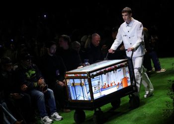 Gaya Kasual di Paris Fashion Week dari Louis Vuitton