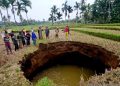 Kemunculan Sinkhole yang Bikin Geger Warga Sumbar