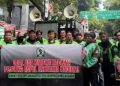 Aksi Dukungan Ojol untuk Nadiem Makarim di Pengadilan Negri Jakarta Pusat