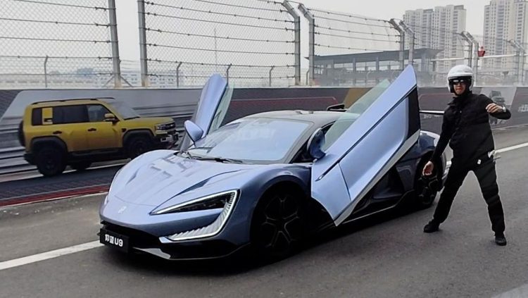 Jajal Kecanggihan Mobil-mobil Listrik di Zhengzhou China