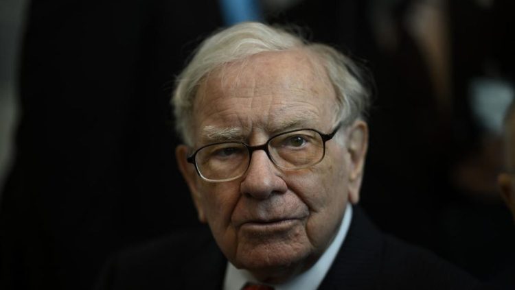 Warren Buffett Pensiun Setelah 6 Dekade Memimpin Perusahaan Investasi Besar