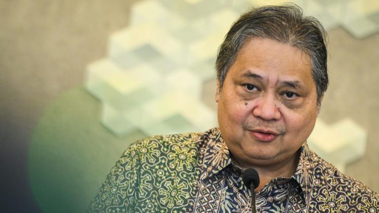 IHSG Anjlok ke Level 7.000-an Karena Investor FOMO menurut Airlangga