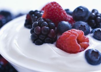 5 Makanan untuk Meningkatkan Kesehatan Mental yang Perlu Dicoba