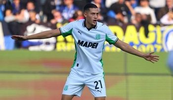 Penyelamatan Dramatis Jay Idzes Melawan Pisa Tepat di Garis Gawang