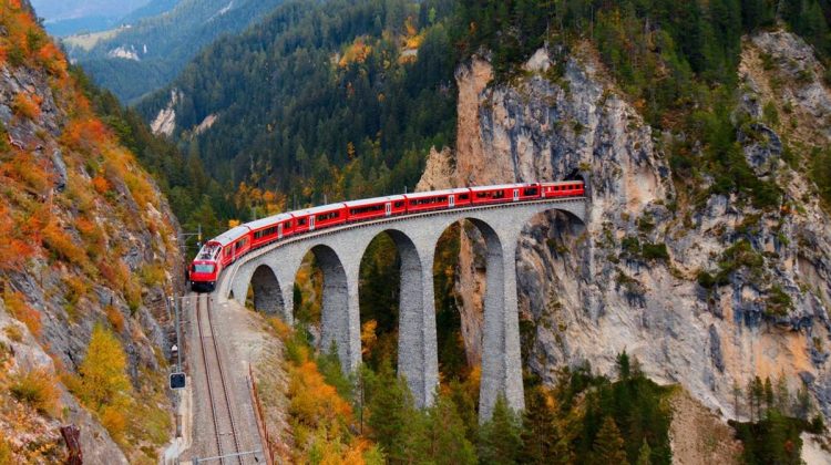 Perjalanan Kereta Terlambat di Dunia dengan Panorama yang Menakjubkan