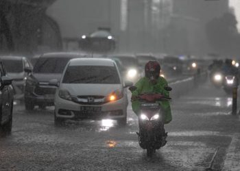 Prediksi Cuaca Jakarta Hari Ini Jumat 13 Februari Waspada Hujan Lebat