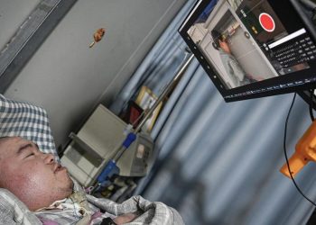 Pria China Lumpuh Total Operasikan Pertanian Cerdas Hanya dengan 1 Jari