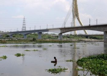 Tercemarnya Air Suci Sungai Yamuna di India Mengganggu Pasokan Air Bersih